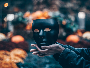 Vestire la maschera: rapporto tra Player e Personaggio nel Gioco di Ruolo